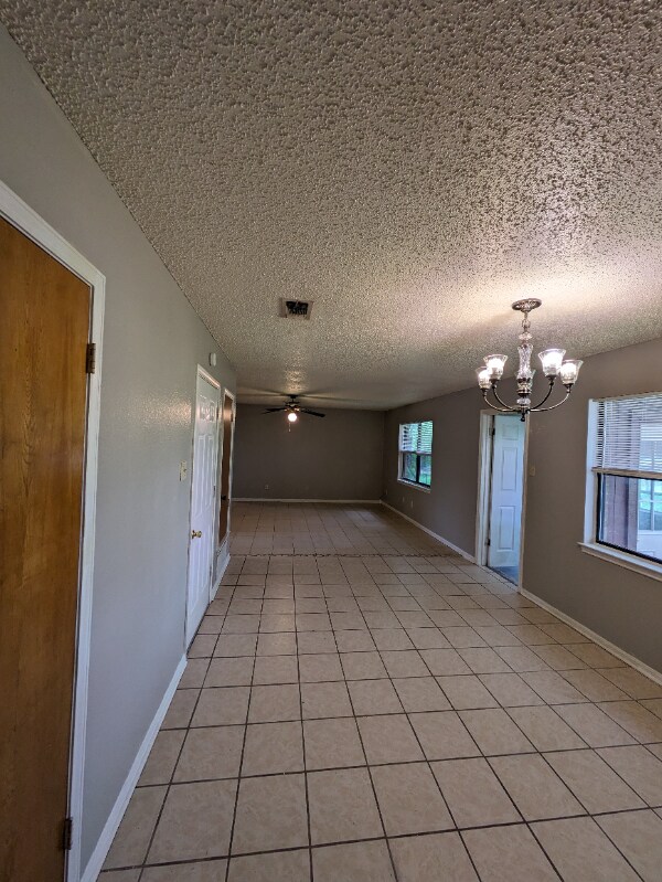 Building Photo - 933 Edwards St