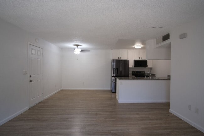 Building Photo - Charming 2-Bedroom, 2-Bath Home in a Prime...