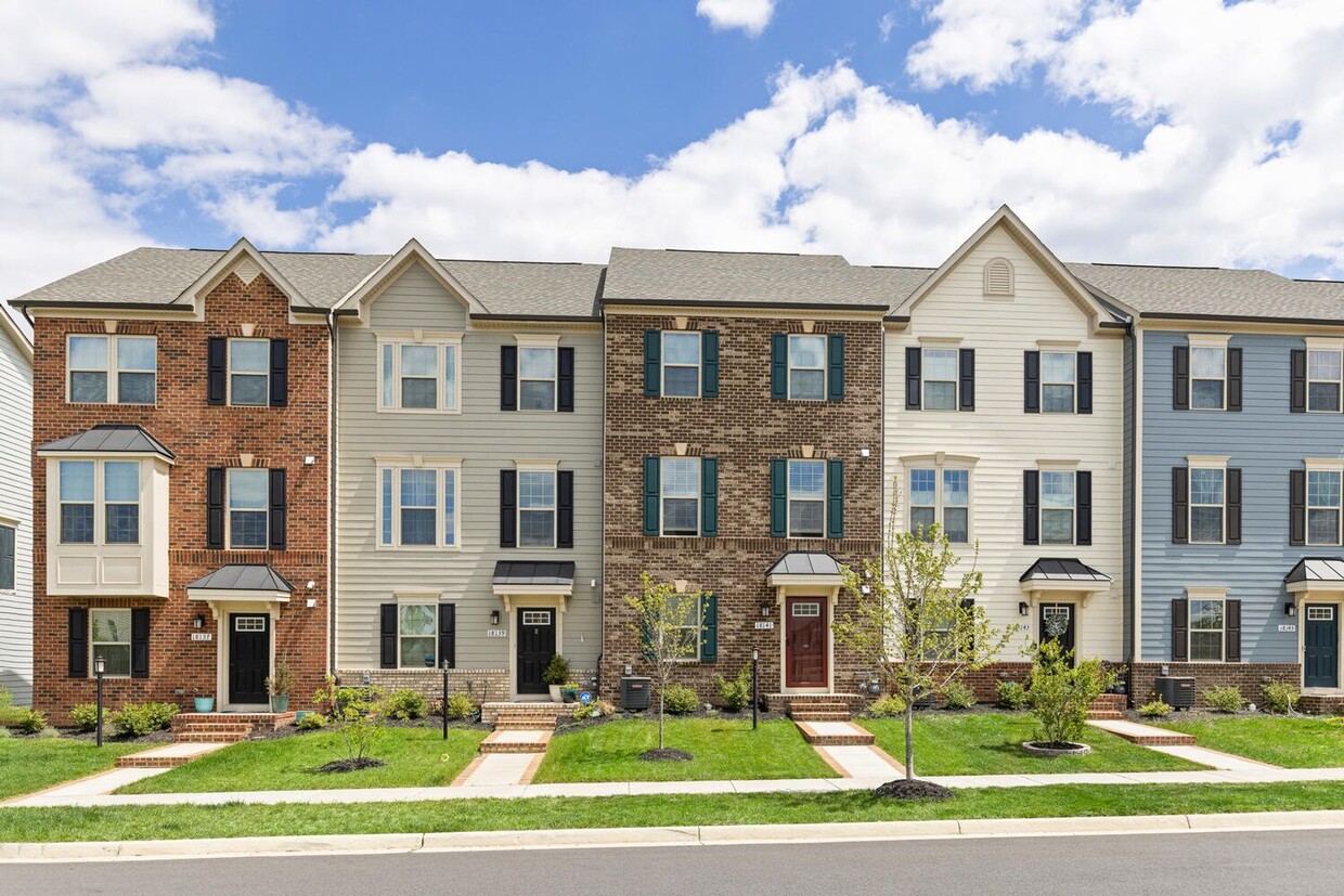 STUNNING TOWNHOME - POTOMAC SHORES - EASY ... - Townhome Rentals in ...