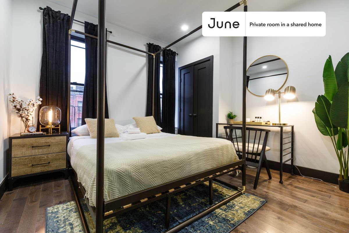 Foto principal - Room in Shared 3 bed/1 bath home