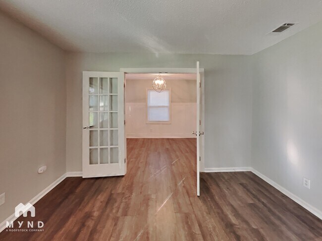Foto del edificio - 6117 Mill Grove Rd