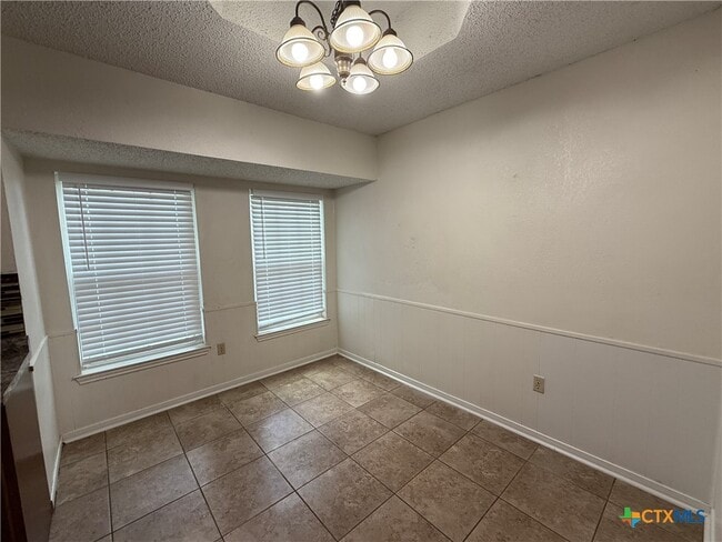 Foto del edificio - 2401 Ridglea Ct