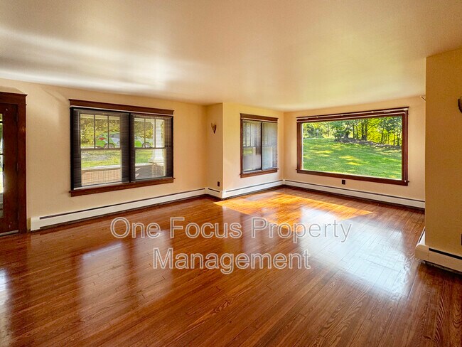 Foto del edificio - 922 Quaker State Rd