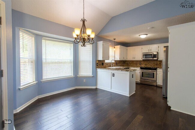 Building Photo - 2224 Sandcastle Rd