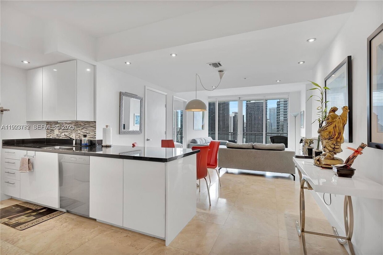 Foto principal - 92 SW 3rd St