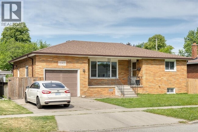 Building Photo - 1243 Westcott Rd
