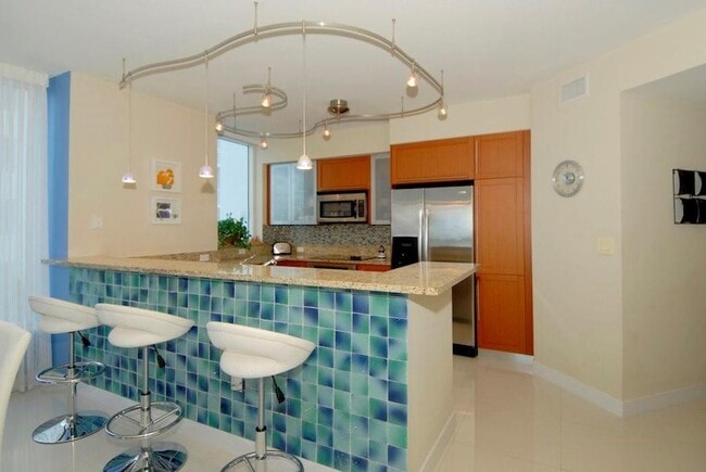 Foto del edificio - 2821 N Ocean Blvd