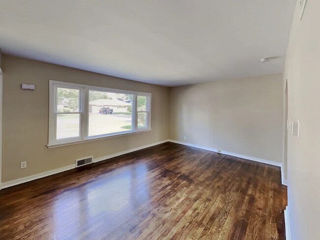 Foto del edificio - 7932 Long Ave