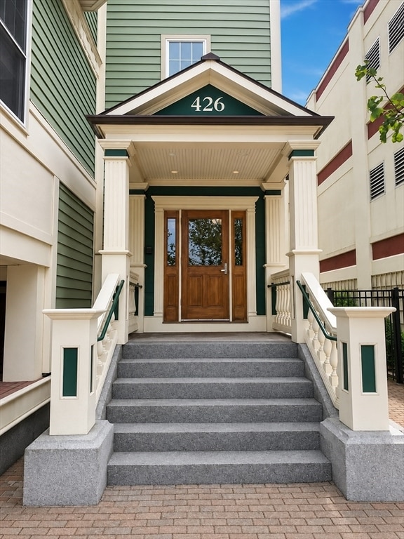 Building Photo - 426 Main St