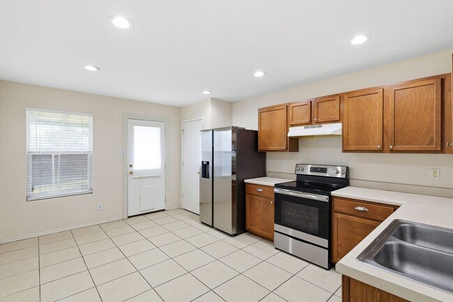 Foto del edificio - Inviting Bulverde Creek Home with Open Layout