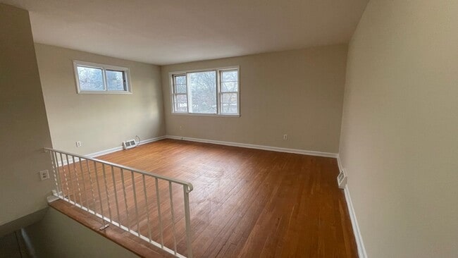 Foto del edificio - 1014 Cedarcroft Rd