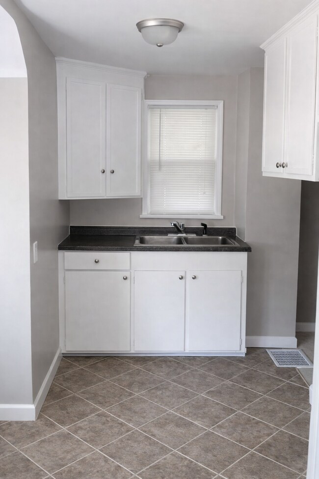 Foto del edificio - 2 Bedroom Plain Township Ranch for Rent