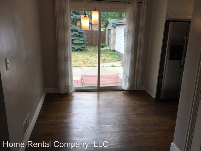 Building Photo - 1272 Den Hertog St SW