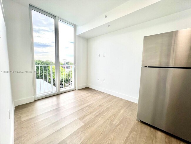 Foto del edificio - 1620 NW 18th St