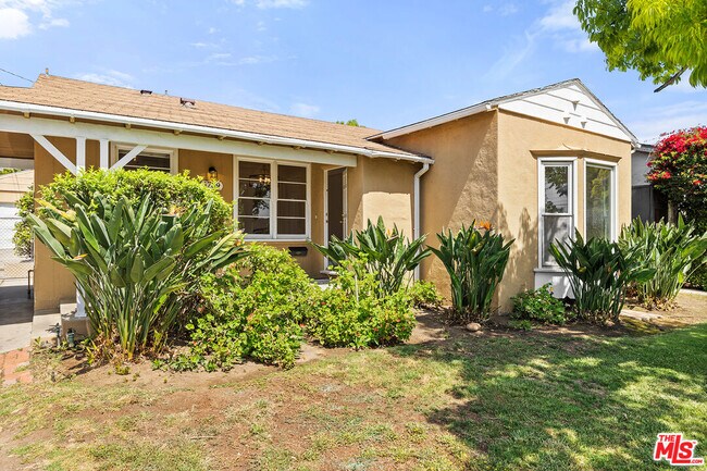 Building Photo - 1739 Preuss Rd