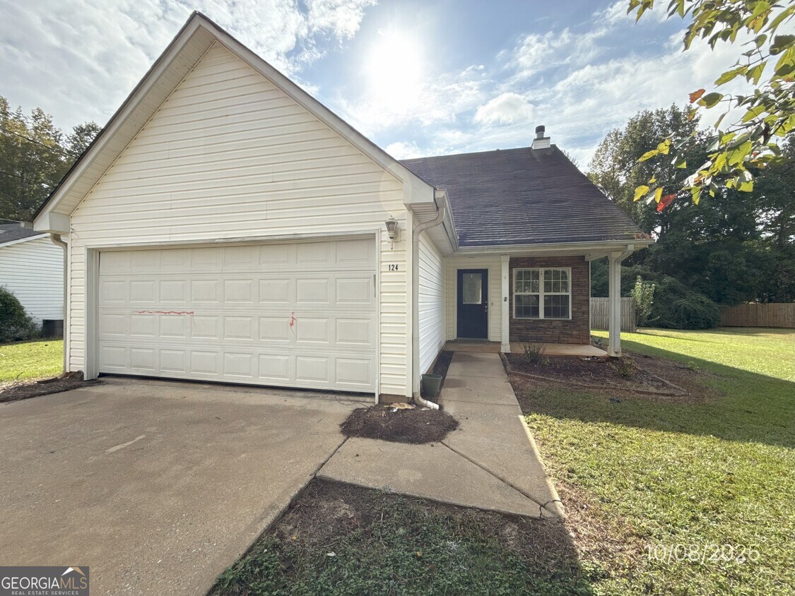 Foto principal - 124 Waters Edge Dr