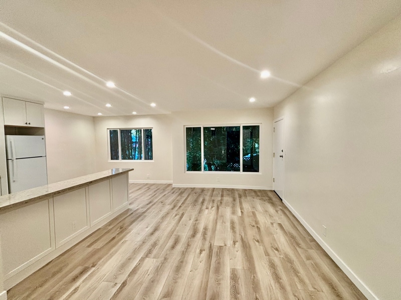 Primary Photo - 2488 Beachwood Dr
