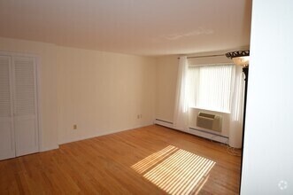 Building Photo - 54 Bryon Rd