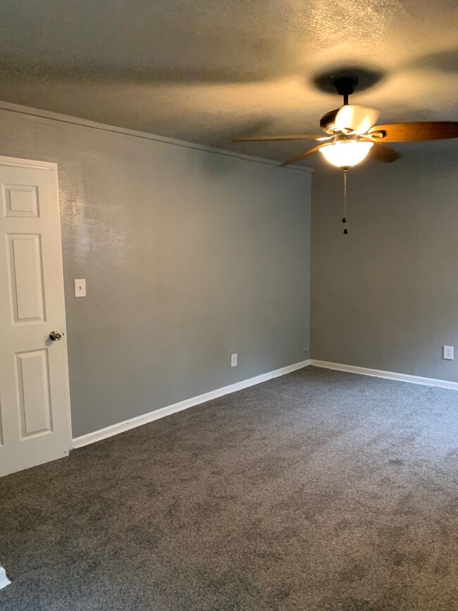 Building Photo - BELOW MARKET RENT!