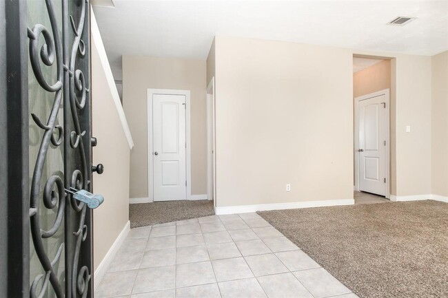 Building Photo - 24006 Lestergate Dr