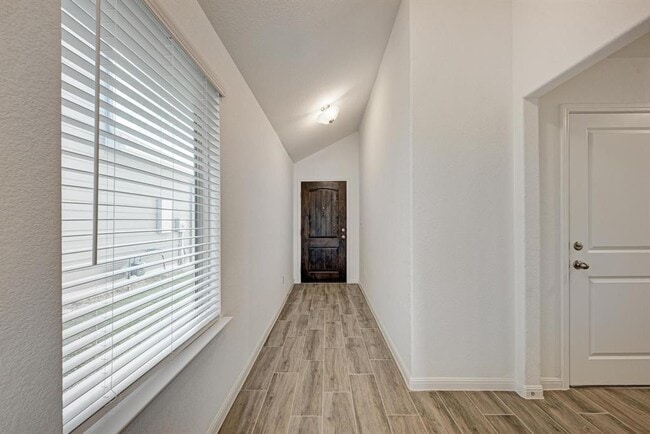 Building Photo - 153 Woods Edge Ln