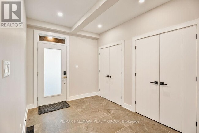 Building Photo - 72 Armstrong St