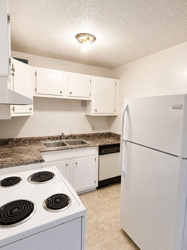 Foto del edificio - 3816 Country Club Rd