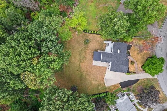 Building Photo - 207 Farmington Rd