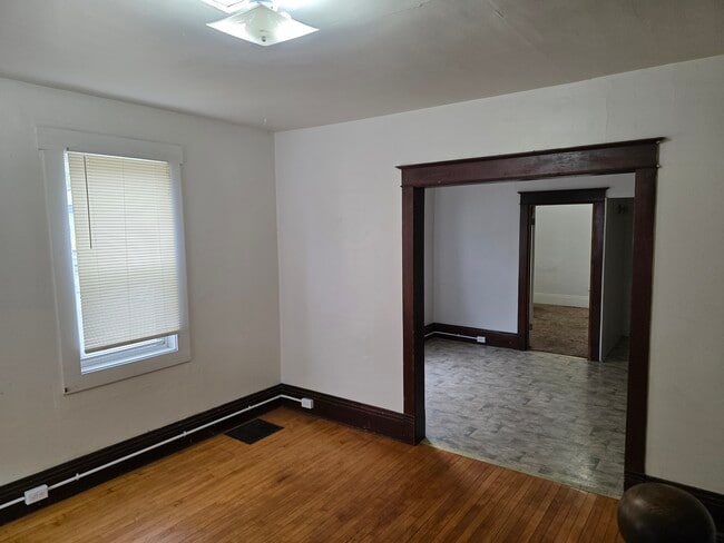 Building Photo - 1201 S Farwell St