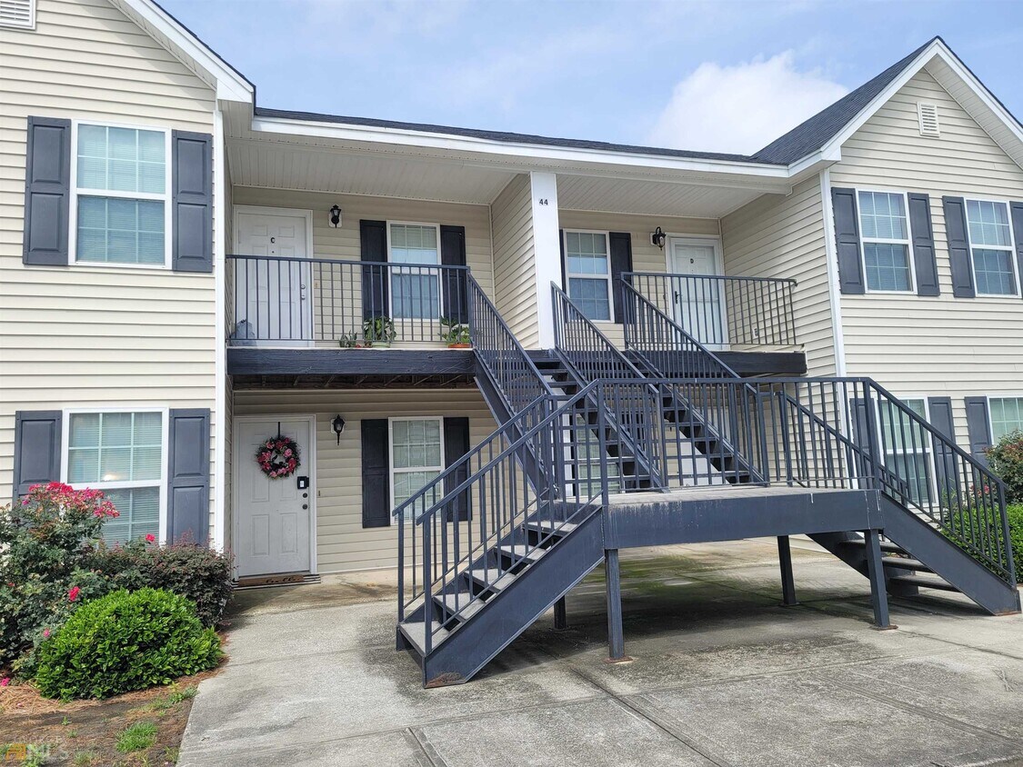 44 Bearing Cir Unit B, Port Wentworth, GA 31407 Condo for Rent in
