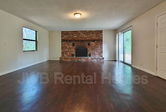 Foto del edificio - 2228 Betsy Dr