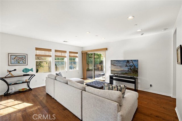 Building Photo - 1 Picaflor