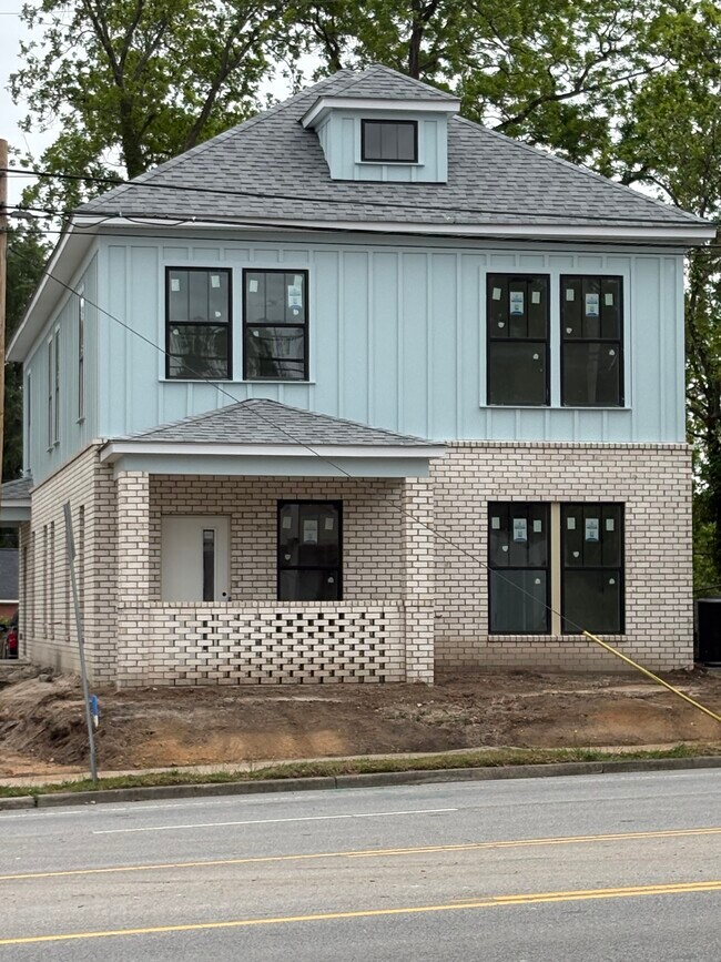 Building Photo - 2462 Millwood Ave