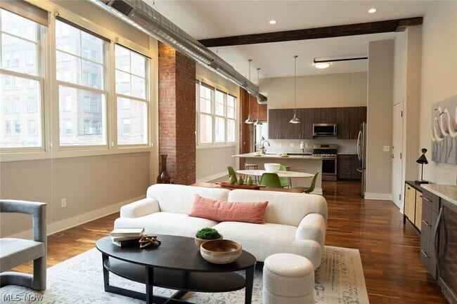 Foto del edificio - 1260 W 4th St