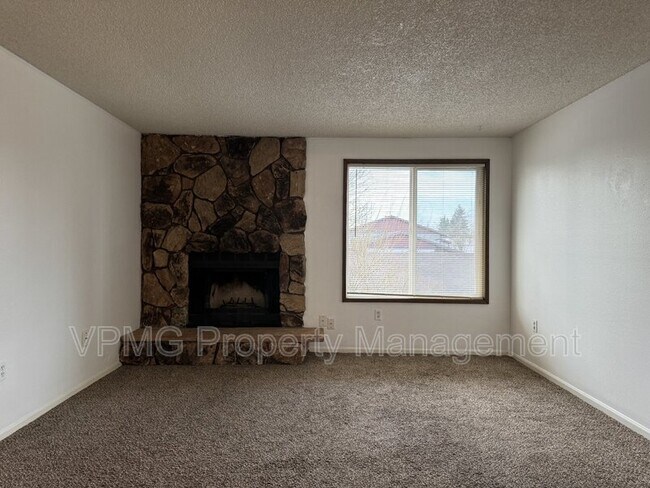 Building Photo - 5415 NE 34th St