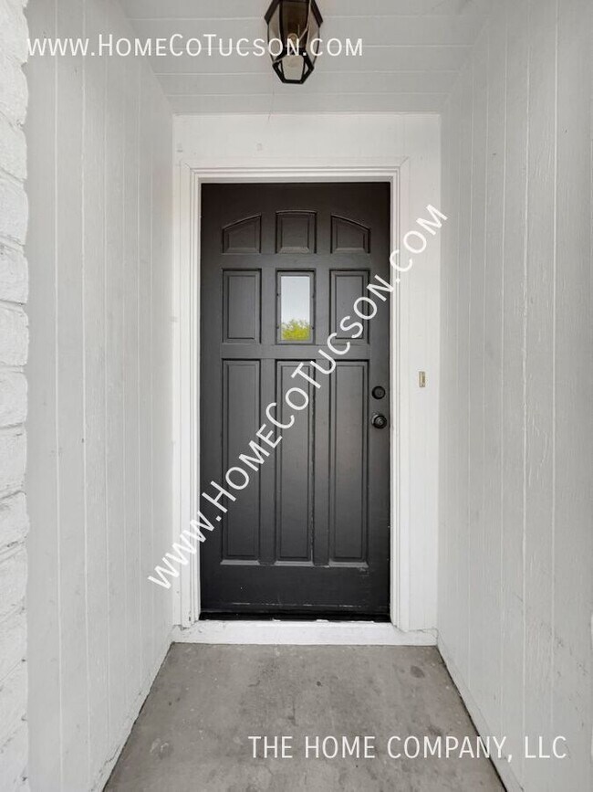 Building Photo - 3512 S Chesin Dr