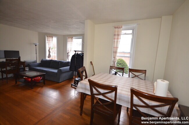 Building Photo - 316 Tappan St