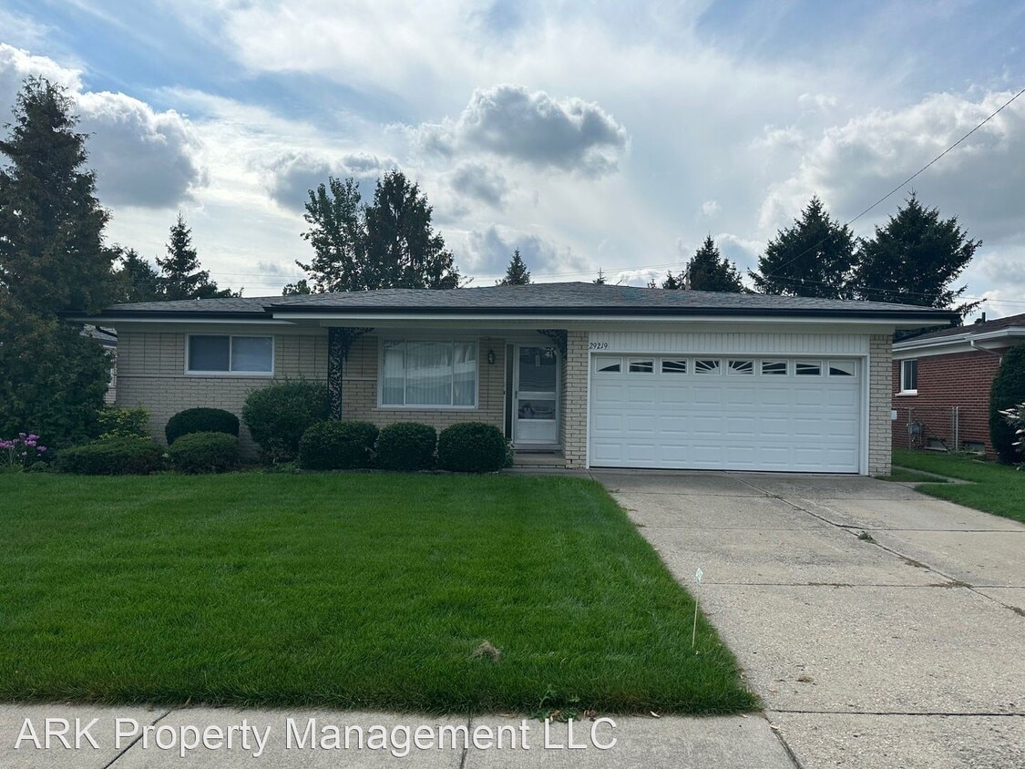 Primary Photo - 3 br, 1.5 bath House - 29219 Ohmer