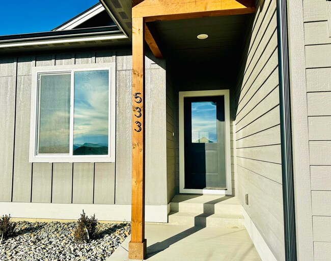 Foto del edificio - Brand new Build in North Kalispell