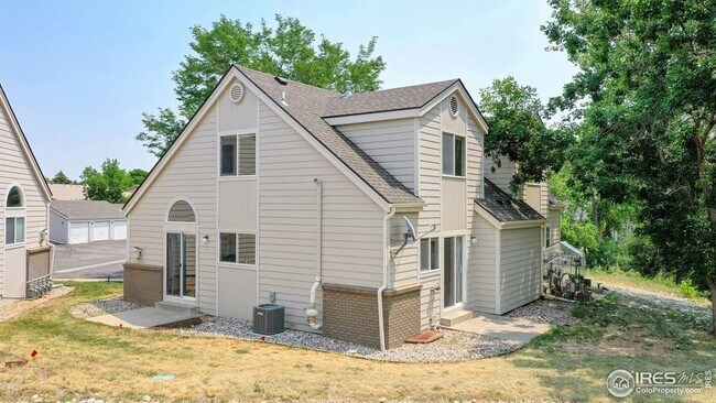 Building Photo - 2900 Ross Dr