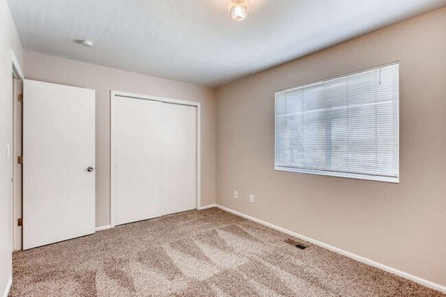 Foto del edificio - 319 Mathews St