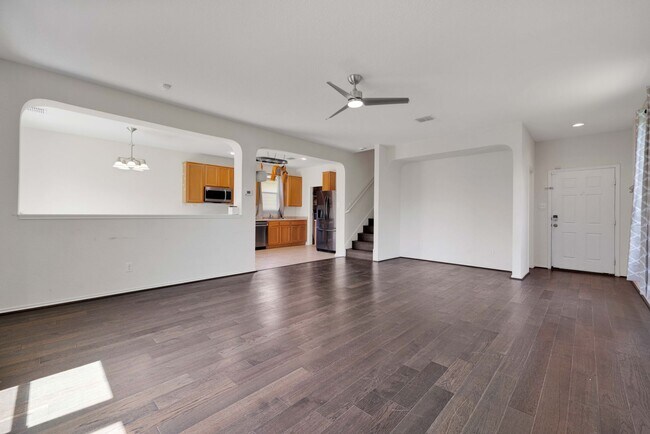 Foto del edificio - Beautiful Upgraded Home in the Enclave at ...