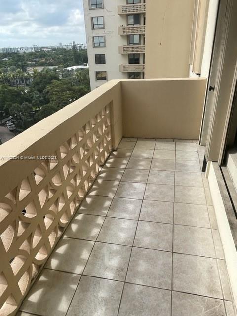 Building Photo - 10185 Collins Ave