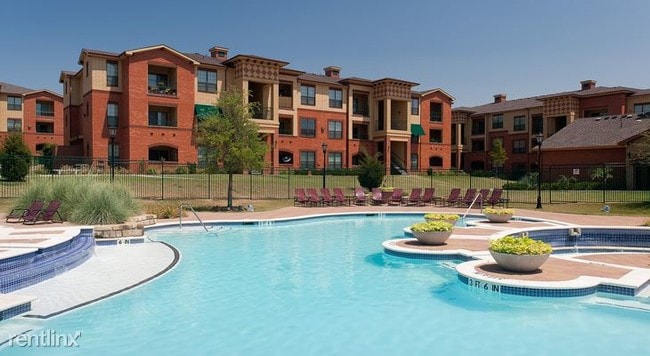 Building Photo - 650 Leora Ln
