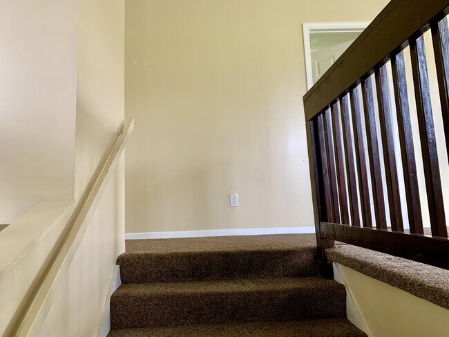 Building Photo - 1600 Castleberry Way