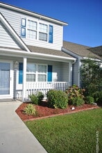 Building Photo - 802 Courtyard E