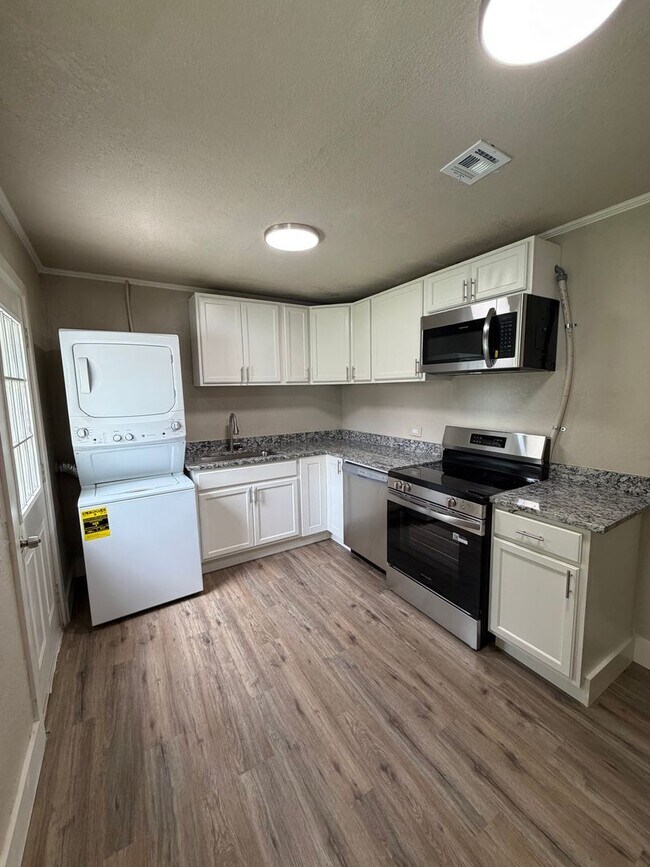 Foto del edificio - 3 Bedroom 1 Bath Home For Rent