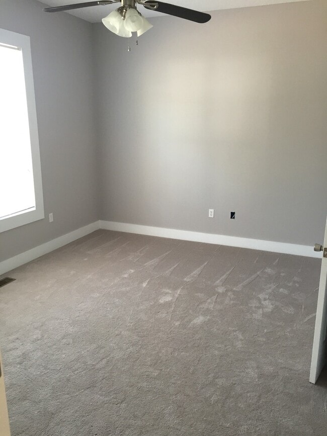 Building Photo - 310 Clinton St SE