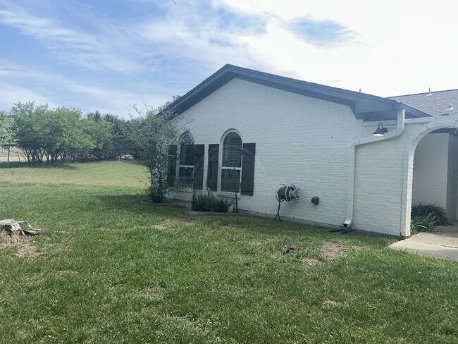Building Photo - 2807 Brinegar Rd