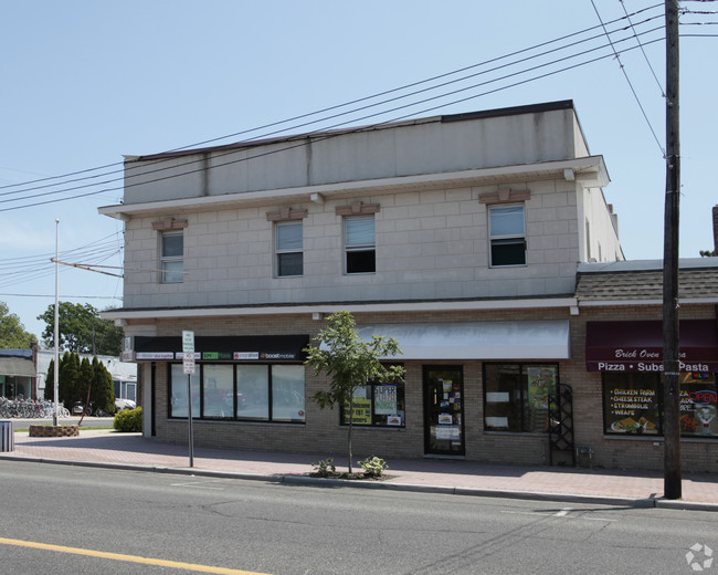 Building Photo - 1500-1502 Main St